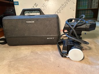 R8 Sony Video Camera HVC-2200 With Video Camera Case