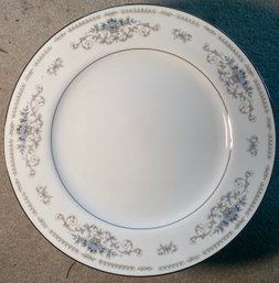 RM1 The Porcelain China Diane Collection Of Eleven Dinner Plates