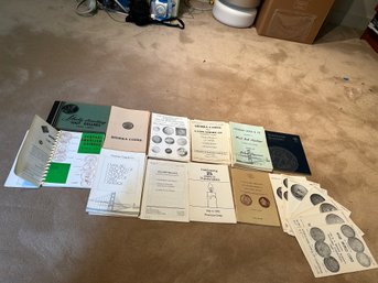 R8 Lot Of Books And Pamphlets About Coin History, Statehood Quarters Collection 1999-2001, Liberty Standing