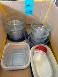 R0 Set Of Anchor Glass Tupperware With Plastic Lids And Various Plastic Tupperware