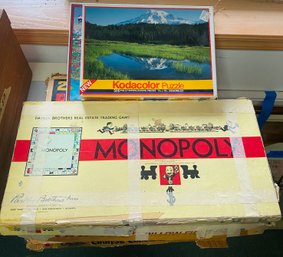 R9 Game Board Lot To Include Vintage Monopoly, Pillow Fight, Seattle Jigsaw Puzzle, Chinese Checkers, Chess