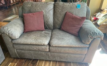 R4 Leather-like Loveseat With Two Throw Pillows