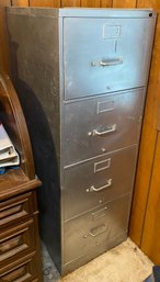 R8 Filing Cabinet With Four Drawers