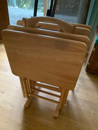 R10 Set Of Four Small Wooden Tv Tray Tables On Wooden Rack