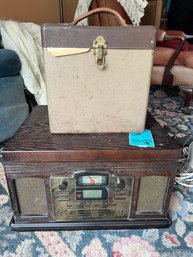 R6 Crosley Turntable , Cassette And AM/FM Radio.   Metal Case With Vintage LPs