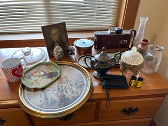 R9 Miscellaneous Decorative Item Lot To Include, Vintage Polaroid Land Camera, Konica Mini S Camera, Antique C