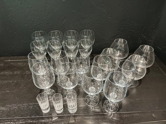 R1 Big Lot Of Wine Glasses In Various Shapes And Sizes