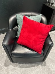 R1 Black Swivel Chair With Two Pillows Two Of Two