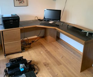 R7 Corner Desk With Drawer (not Currently Attached) And Rolling Drawer Unit