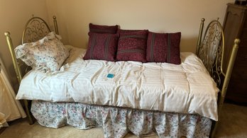 R8 Twin Size Bed, Metal Frame, Bed Linens And Decorative Pillows