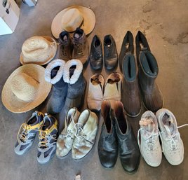 R0 Assorted Hats And Shoes