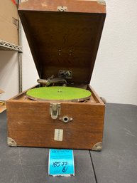 Antique Victor Record Player/ Phonograph