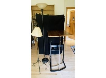 Rm10 Stand Up Desk With Removable Planks, Two Lamps