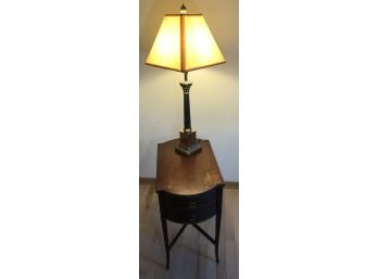 RM 10 Small Wood Side Table And Lamp