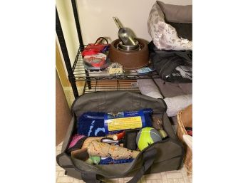 R9 Pet Lot To Include A Variety Of Toys, Leashes, Bowls, A Food Scooper, Brushes, A Doormat, Pet Carrier, Beds