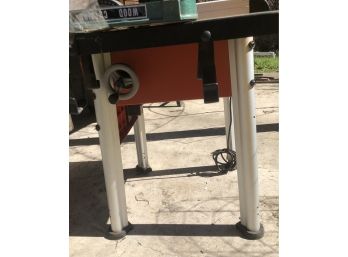 *R00 Black And Decker Table Saw BT 2500