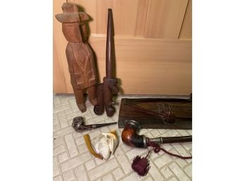 R9 Decorative Handmade Pipe Lot To Include What Appears To Be Handcarved Decorative Items, One With Signatures