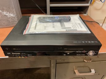 Panasonic DVD / VCR Combo