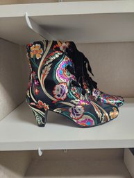Sofwear Aubrey Boots Size 6m