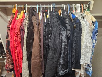 Huge Lot Of Woman's Clothes With Lots Of Brands