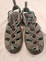 Keen Sandals Size 8.5