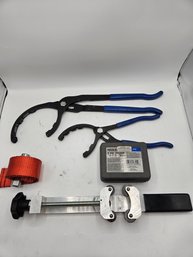 Oil Change Pliers With Accessories