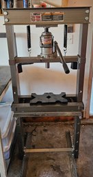 Central Machinery 20 Ton Shop Press
