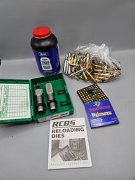 Smokeless Gun Powder With Other Reloading Items