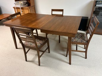 Beautiful Vintage Dining Table And Chairs