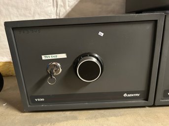 Sentry V530 Fireproof Safe With Combination And Key (#3)