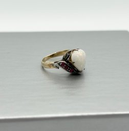 10k Gold Opal And Ruby Size 6 Ring