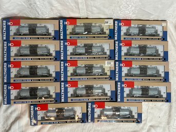 Walthers HO Scale Funnel Flow Tank Cars - Occidental