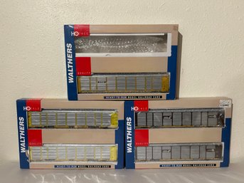 Walthers Ready To Run HO Scale Thrall 89' Tri-level Auto Carriers - TTX, CNW, Conrail