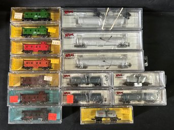 Atlas N Scale Tank Cars And Cabooses - Variety Of Rail Lines