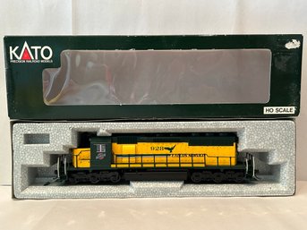 Kato EMD SD40 Powered Locomotive - Chicago & North Western