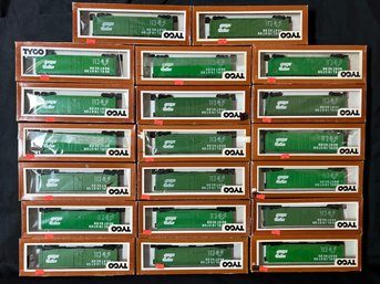 Tyco HO Scale Model Train Box Cars - Burlington Northern