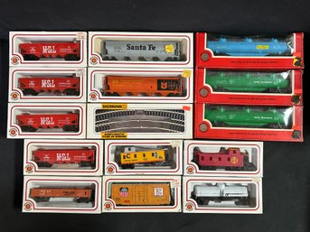 Bachmann HO Scale Model Train Cars And Track - Variety Of Rail Lines