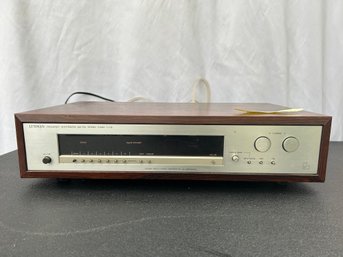 Luxman Frequency Synthesized AM/FM Stereo Tuner T-115