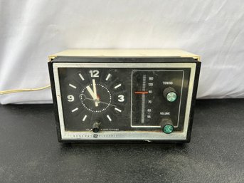 GE Clock Radio