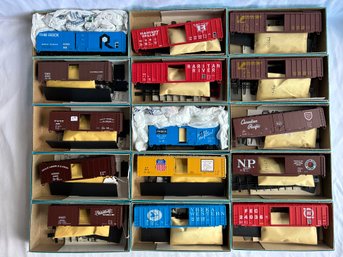 Athearn Bev-Bel Corp. HO Scale 40ft And 50 Ft Boxcars - Variety Of Rail Lines