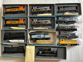Athearn HO Scale Powered Locomotives - BNSF, Undecorated, CSX, CB&Q, SF, UP, And More