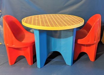 Rare Empire Blow Mold Table And 2 Chairs Kid Size MCM Star Pattern