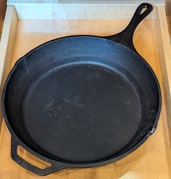 Lodge USA Cast Iron Flying Pan Skillet 12' 10SK