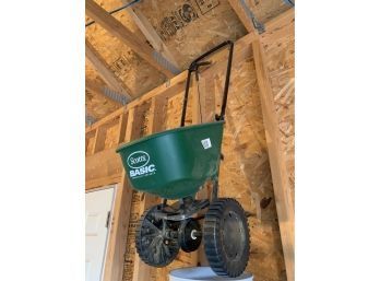 Scotts Basic Broadcast Spreader