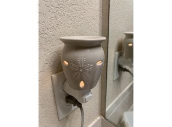 Scentsy Wall Plug Sand Dollar Wax Warmer