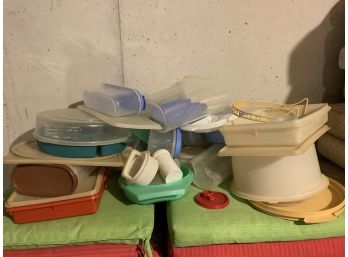 Large Assortment Of Tupperware/food Storage Lids And Containers Plus A Cake Carrier