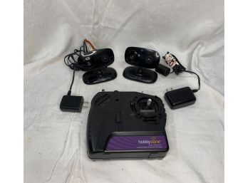 Motorola Webcams And A Portable 3 Channel FM Radio