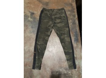 Hollister Camo Skinny Jogger Camo Pants Size Small