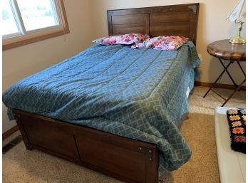 Full Size Bed Frame With Bedding