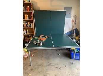 Ping Pong Table With Paddles